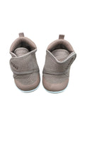 Stonz - Size 12-18M