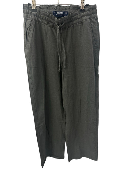 Hollister - Size Small