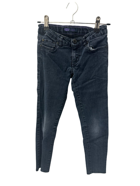 Levi's - Size 8