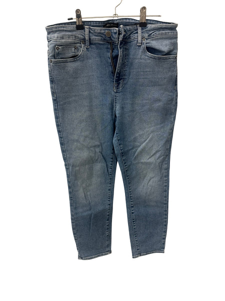 Modern American - Size 32