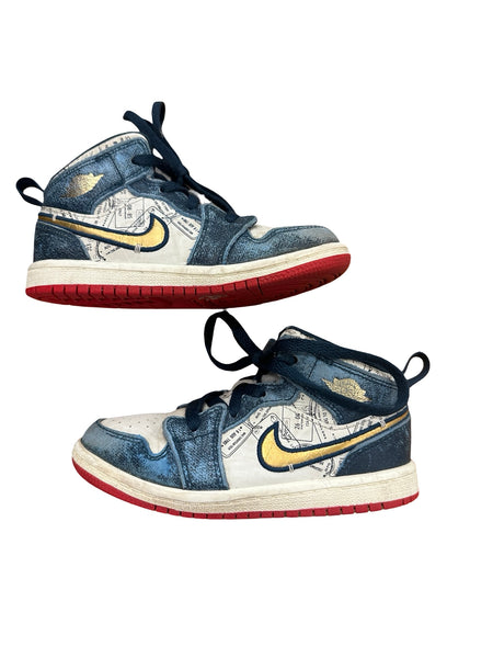 Nike - Size 9C