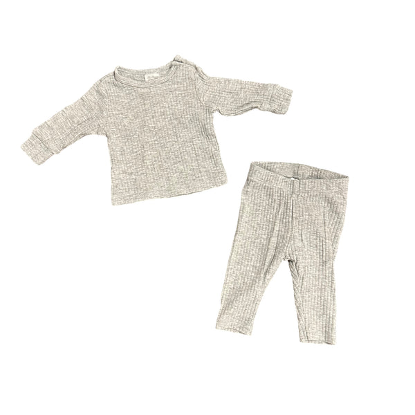 H&M - 2PCS - Size 0-1M