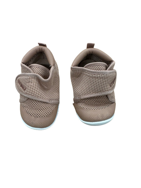 Stonz - Size 18-24M