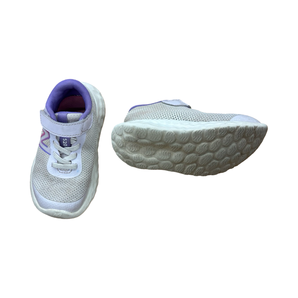 New Balance - Size 7