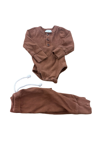 fellow human - 2 PCS - Size 3-6M