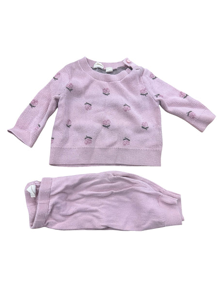 baby GAP - 2 PCS - Size 0-6M