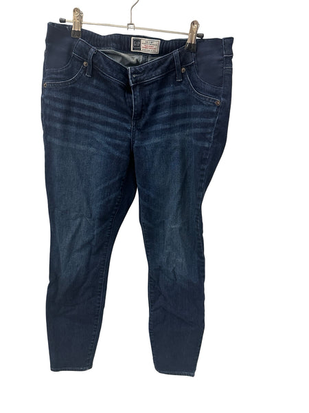 GAP Maternity - Size 29