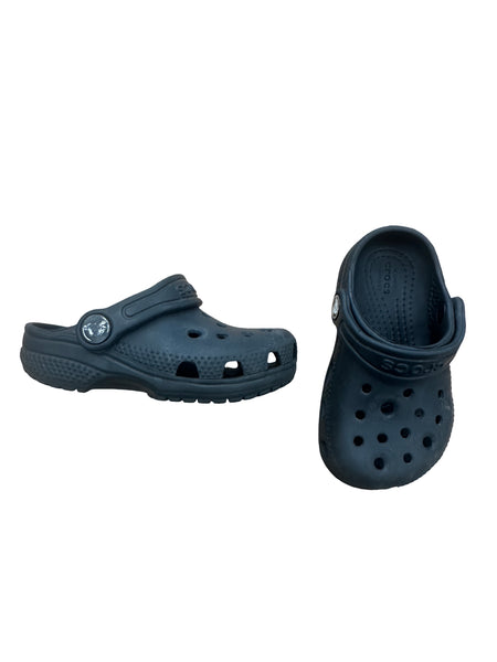 Crocs - Size 7